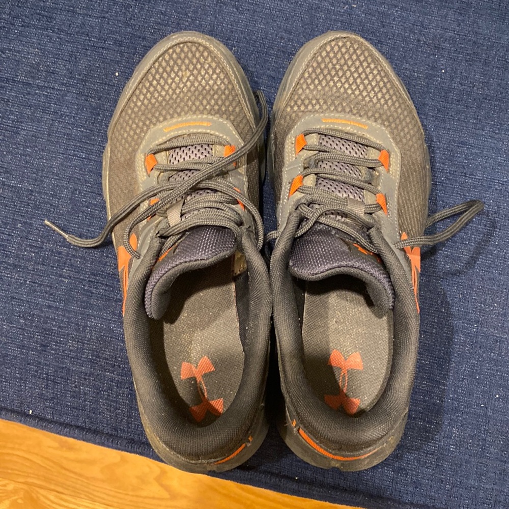 Under Armor Mens Sneakers- size 8